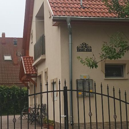 Napsugar Apartmanhaz バラトンレッレ エクステリア 写真