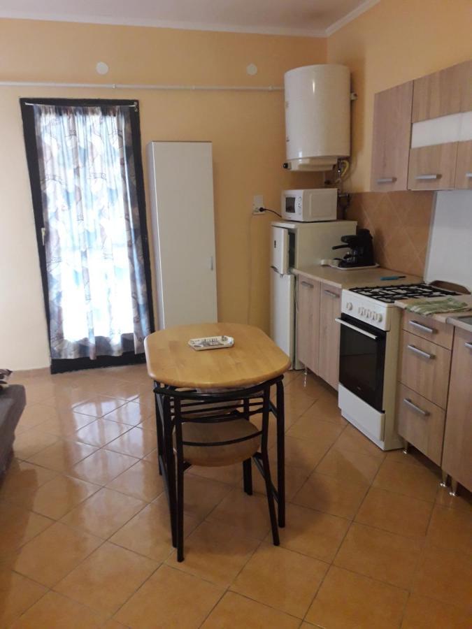 Napsugar Apartmanhaz バラトンレッレ エクステリア 写真
