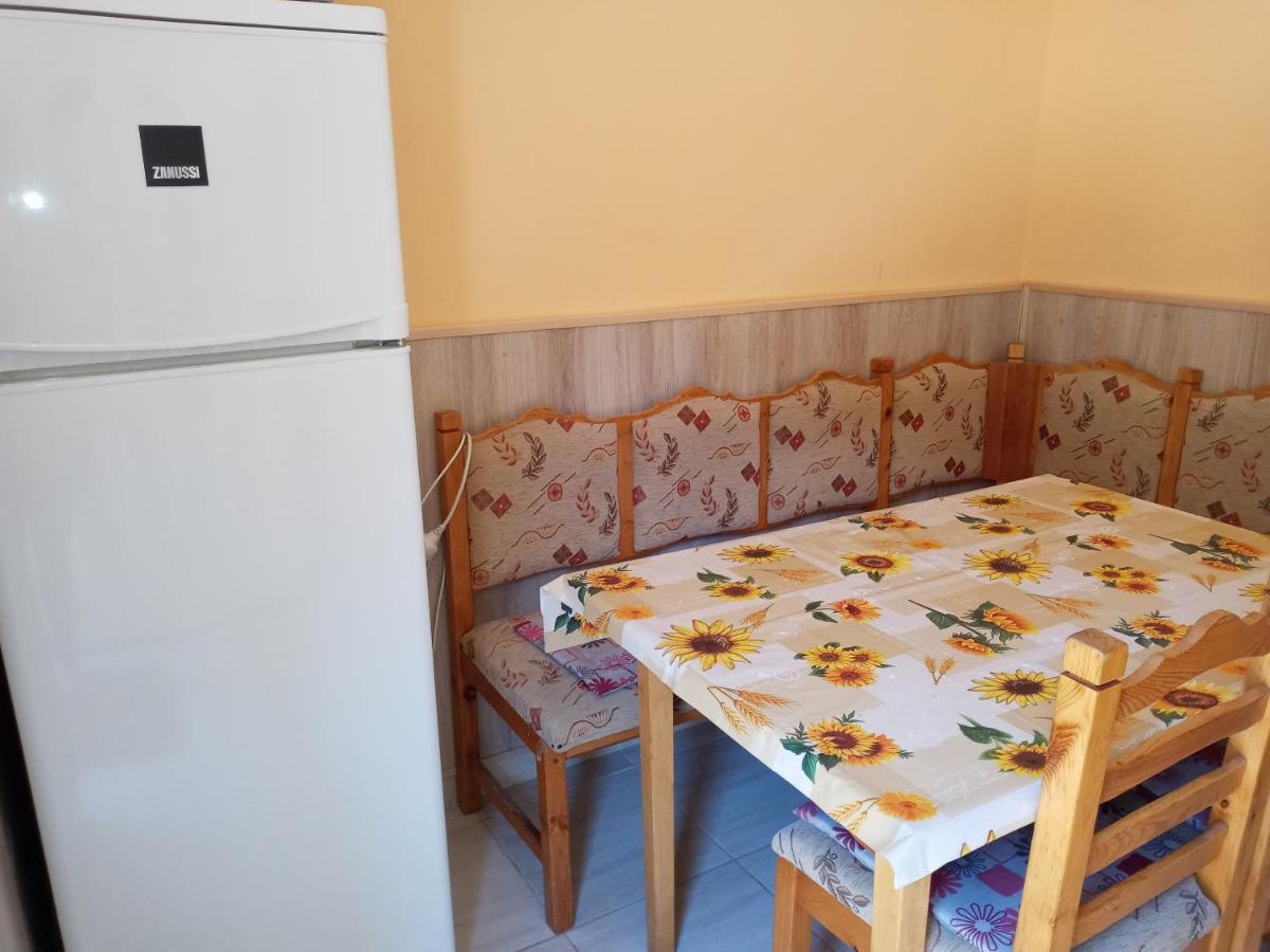 Napsugar Apartmanhaz バラトンレッレ エクステリア 写真