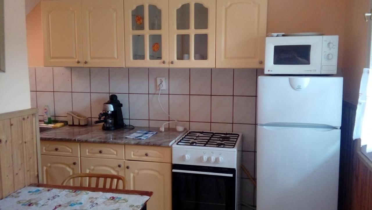 Napsugar Apartmanhaz バラトンレッレ エクステリア 写真